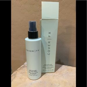 NIB Cover FX Mattifying Setting Spray